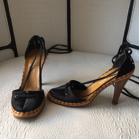 Chanel shoes - Picture 3 of 9